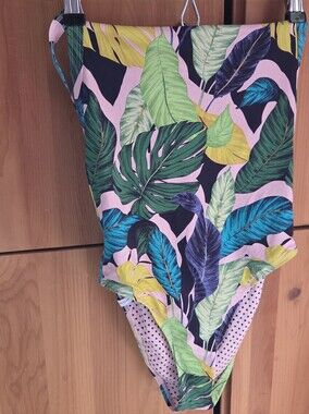 Bodyglove Women's Green & Pink Floral One Piece Swimsuit Size XS